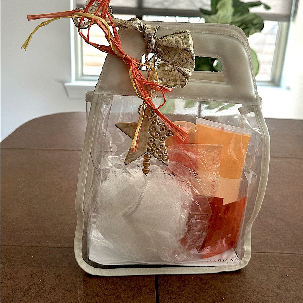 Mary Kay Clear Tote with Star Charm and Bow.